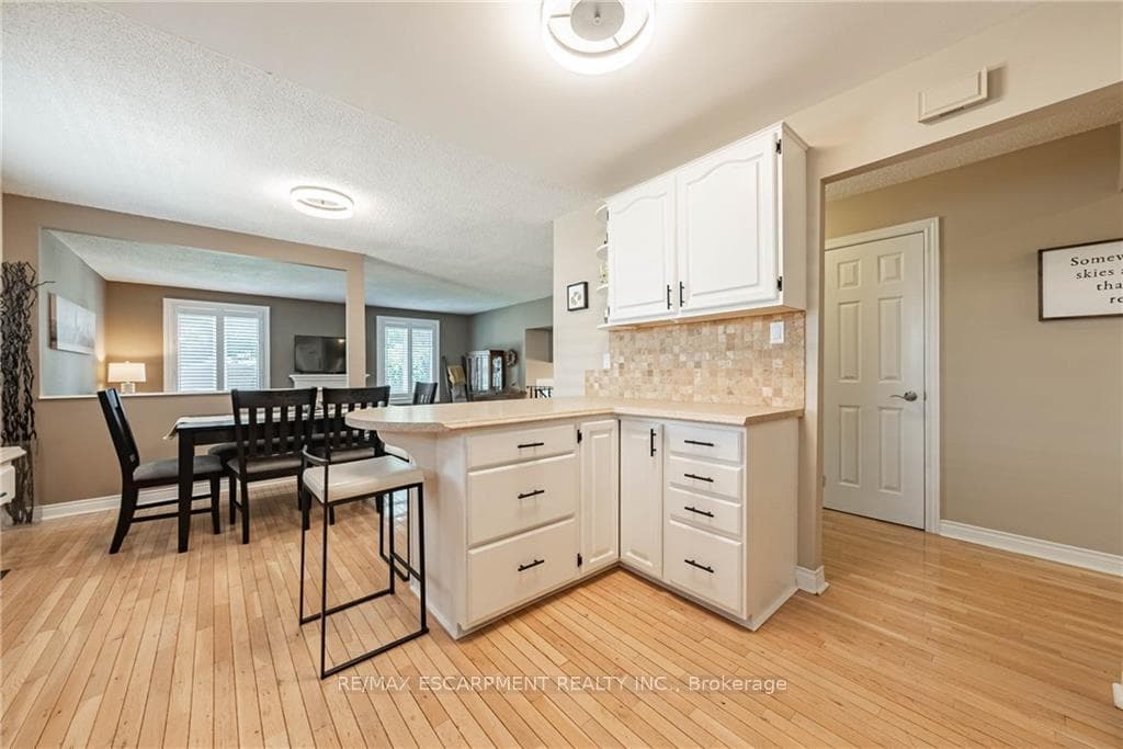 83 Forestgate Drive photo 9