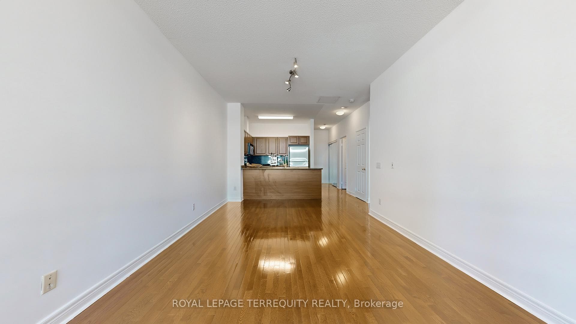 18 Parkview Avenue Unit 207 photo 5