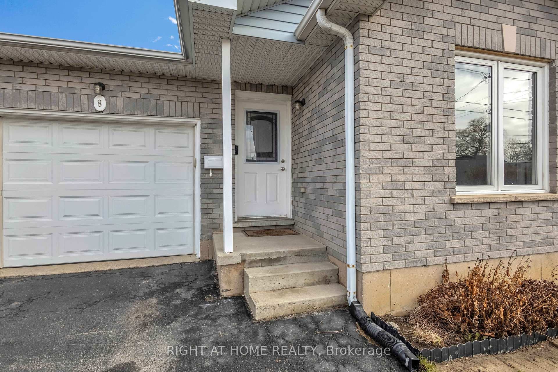 8 Brantdale Avenue photo 3