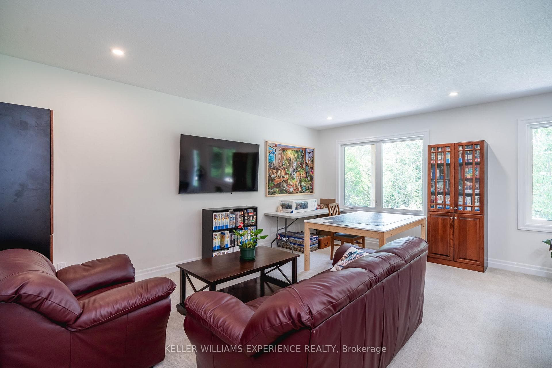 58 Easton Avenue photo 17