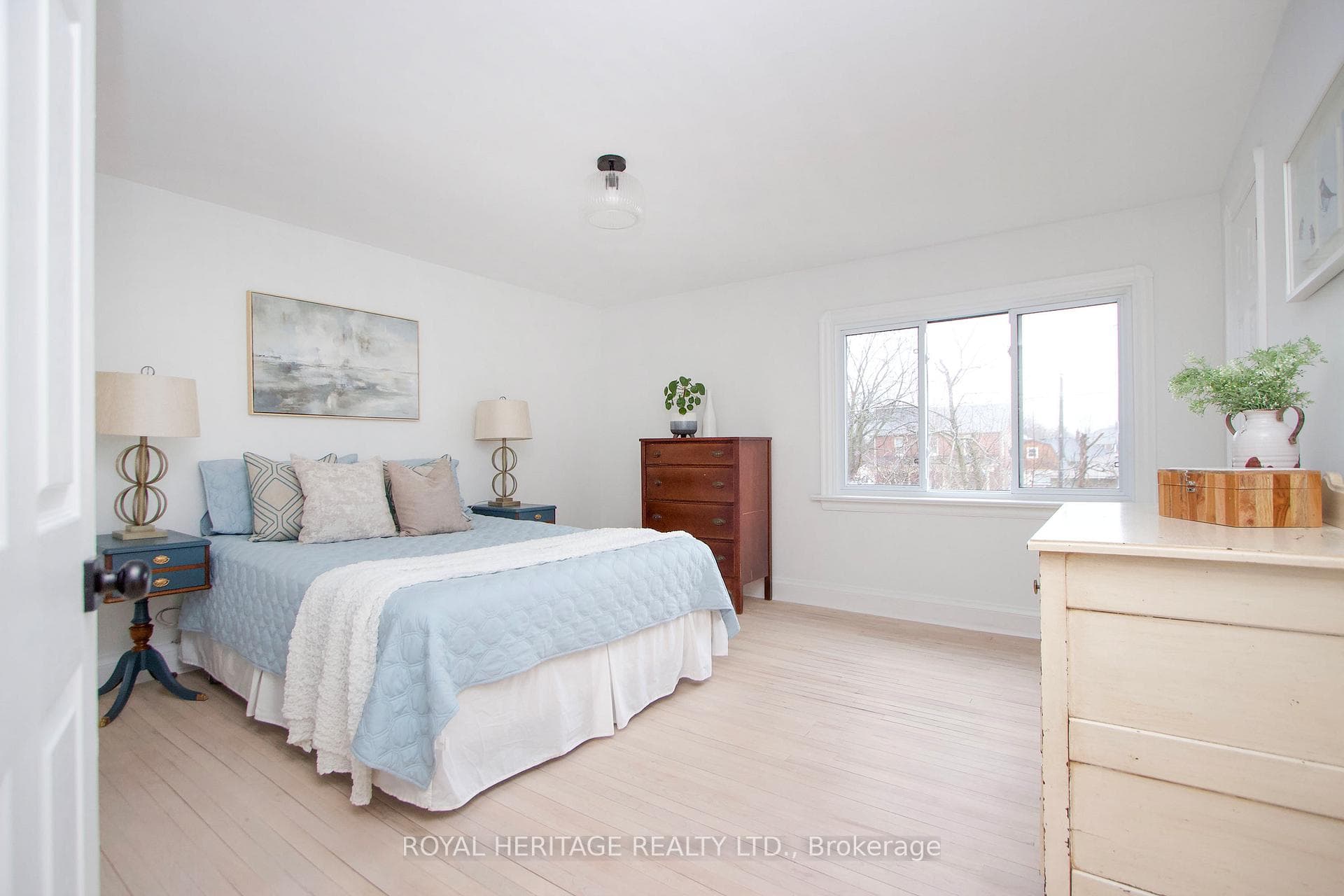 445 King Street photo 6