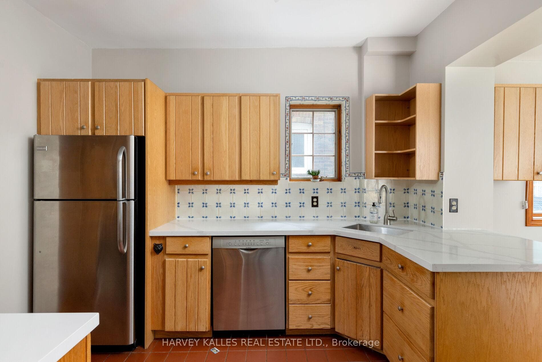 388 Runnymede Road photo 11