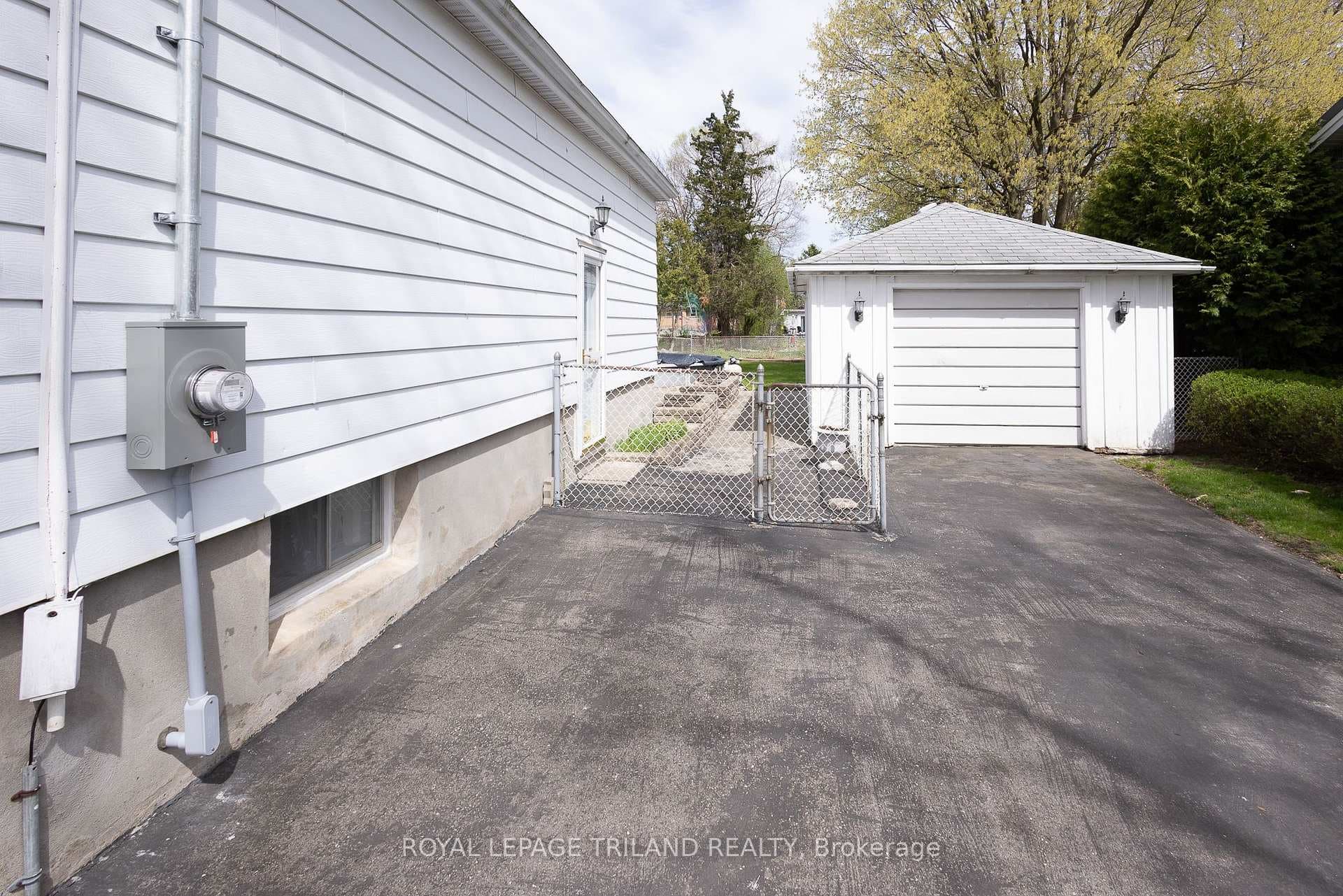 708 Norwood Avenue photo 32