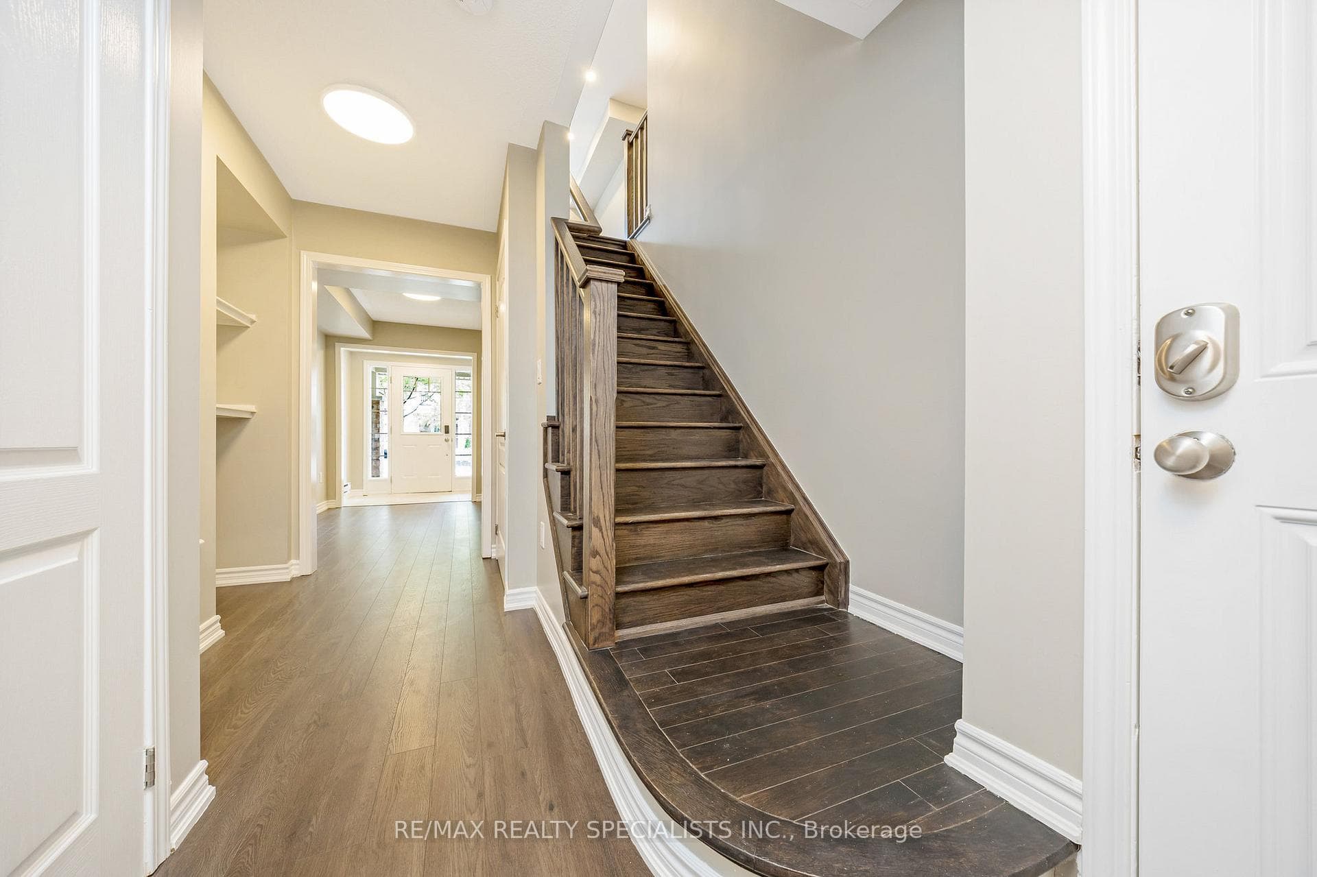 1573 Leblanc Court photo 8