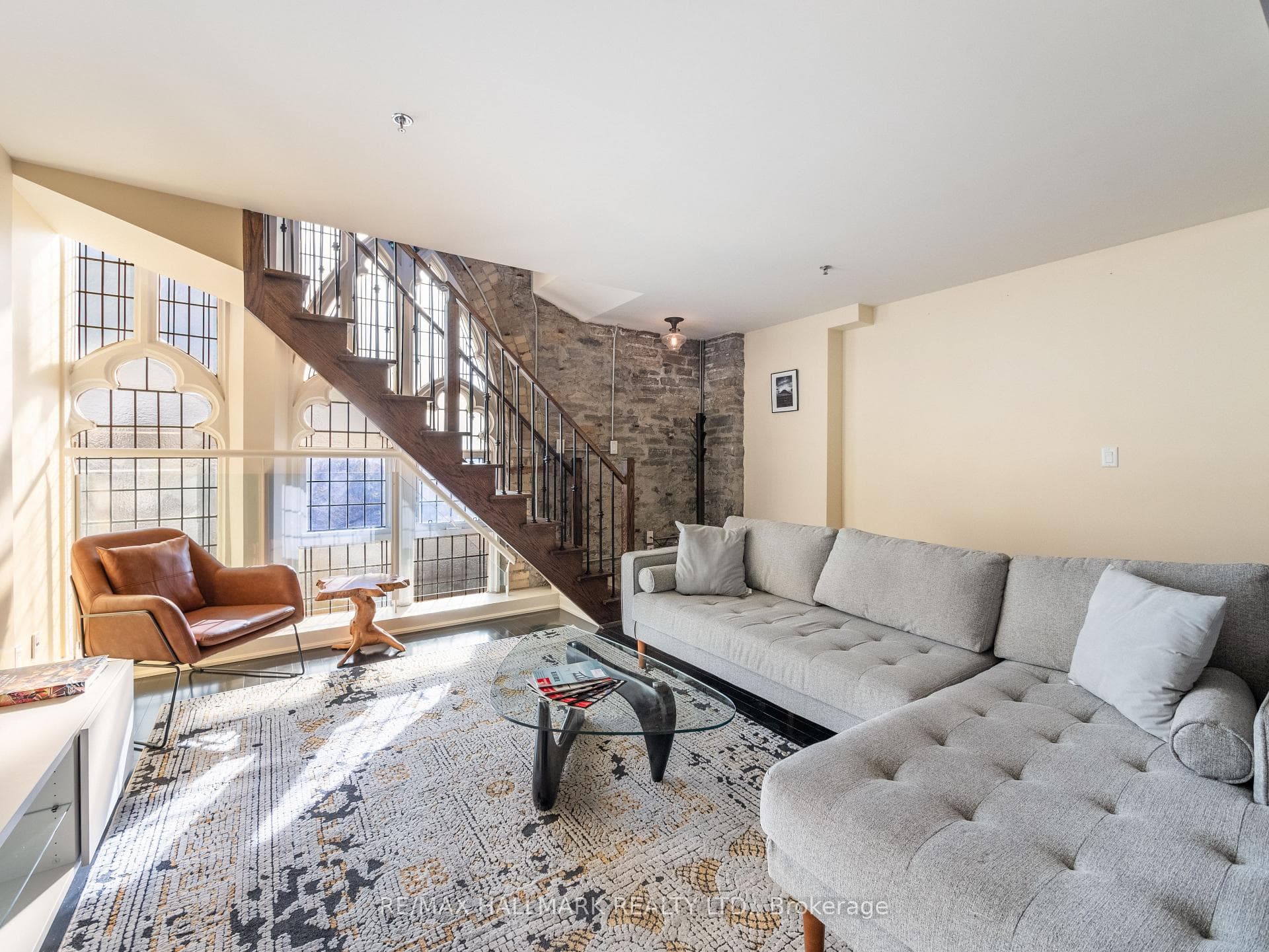 384 Sunnyside Avenue Unit 301 photo 19