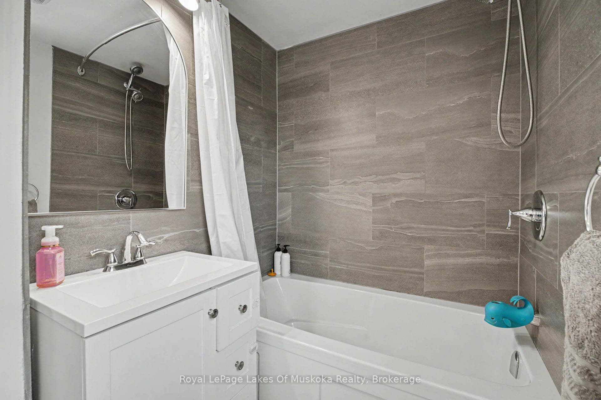 Full Bathroom