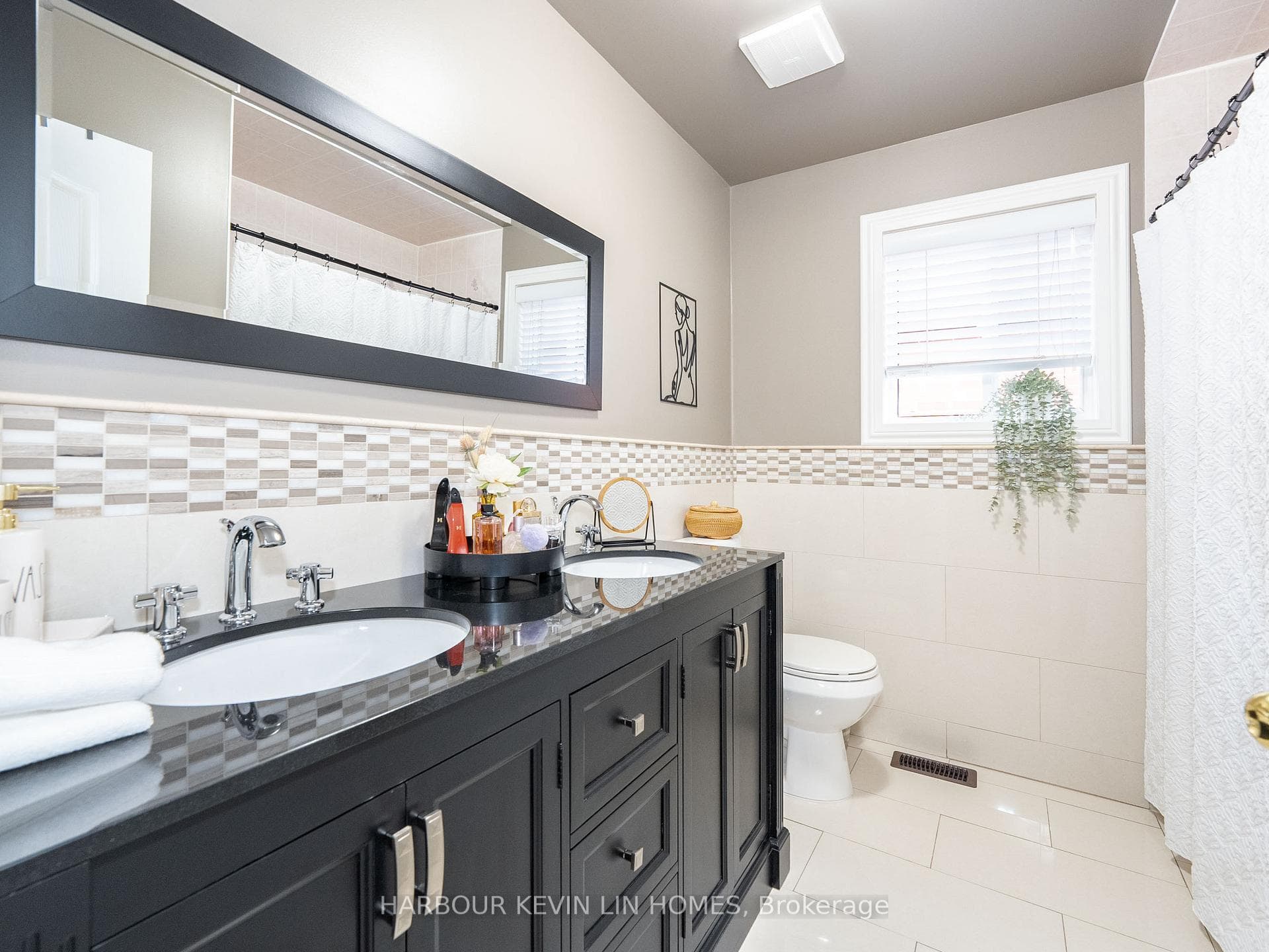 22 Tuscana Boulevard photo 23