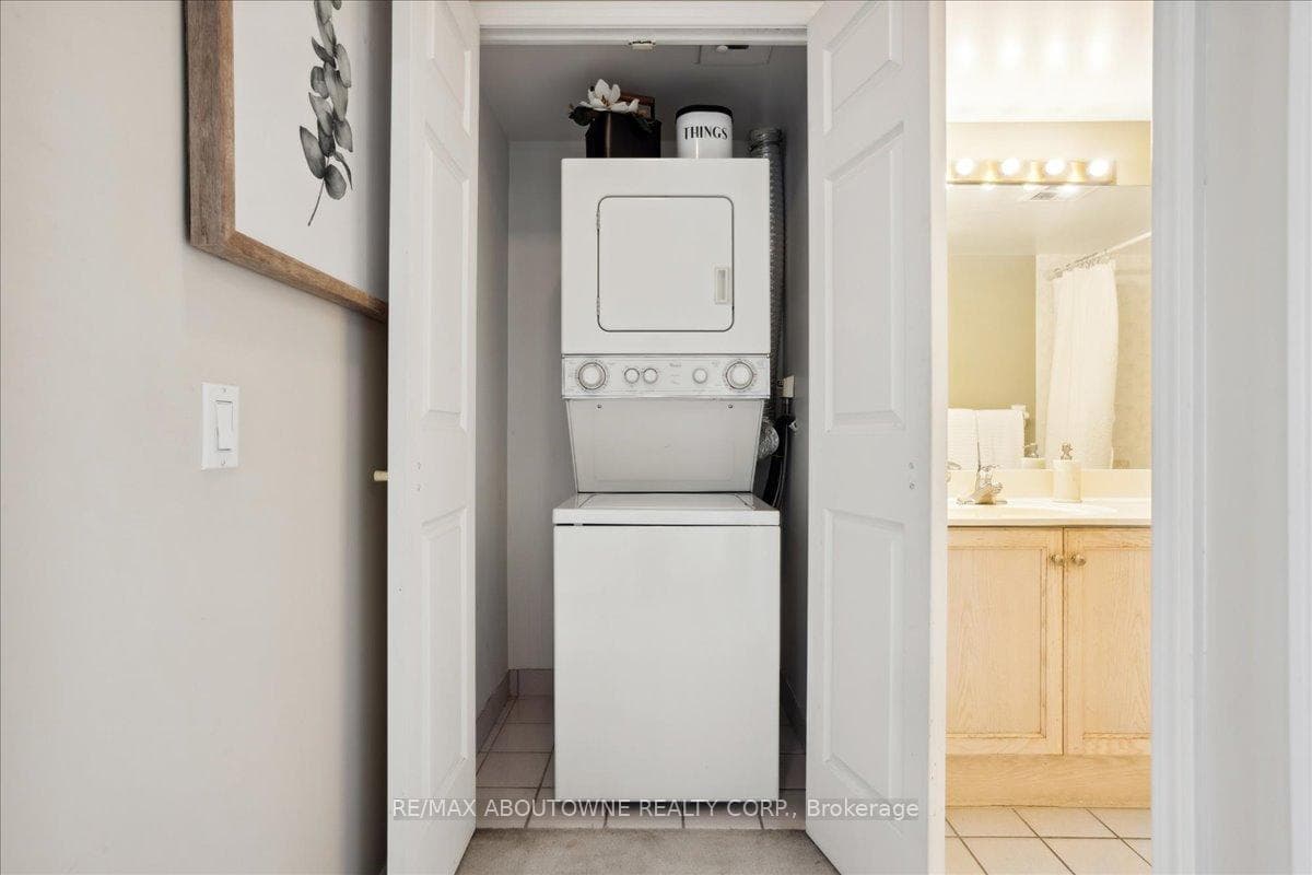 35 Kingsbridge Garden Circle Unit 2104 photo 19