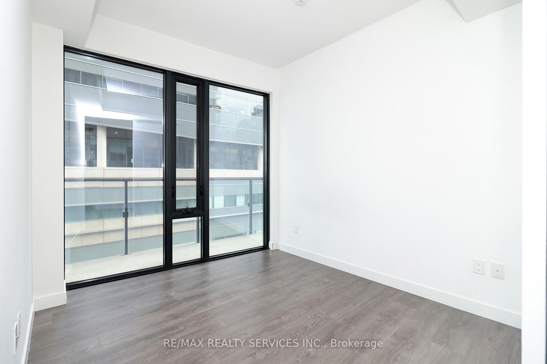 215 Queen Street Unit 1105 photo 13