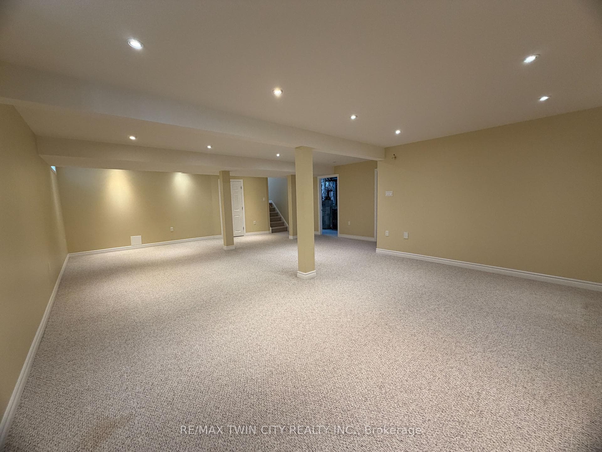 457 Dansbury Drive photo 15