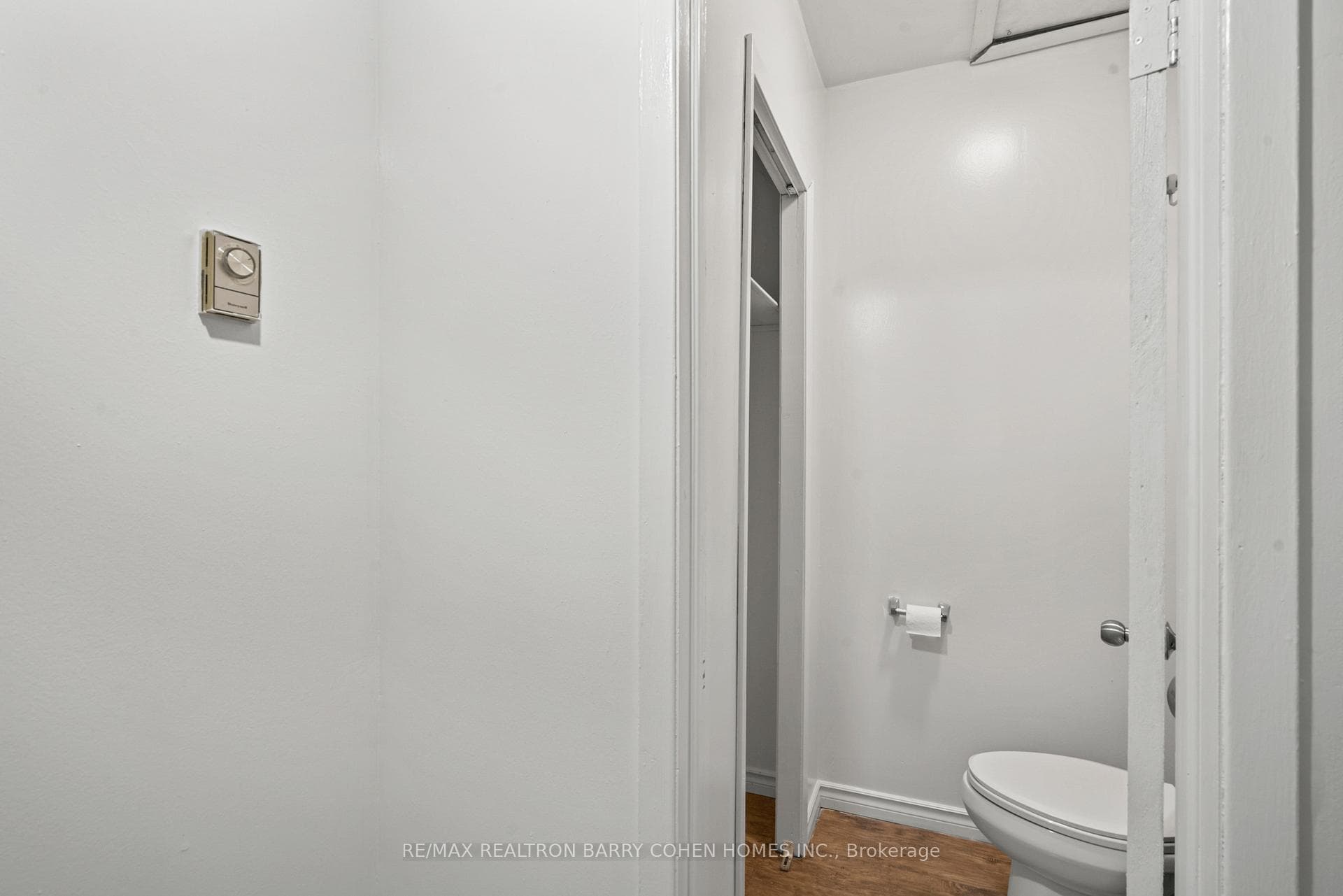 86 Steeles Avenue photo 14
