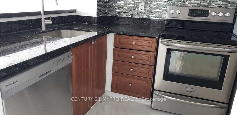 3050 Ellesmere Road Unit 915 photo 11