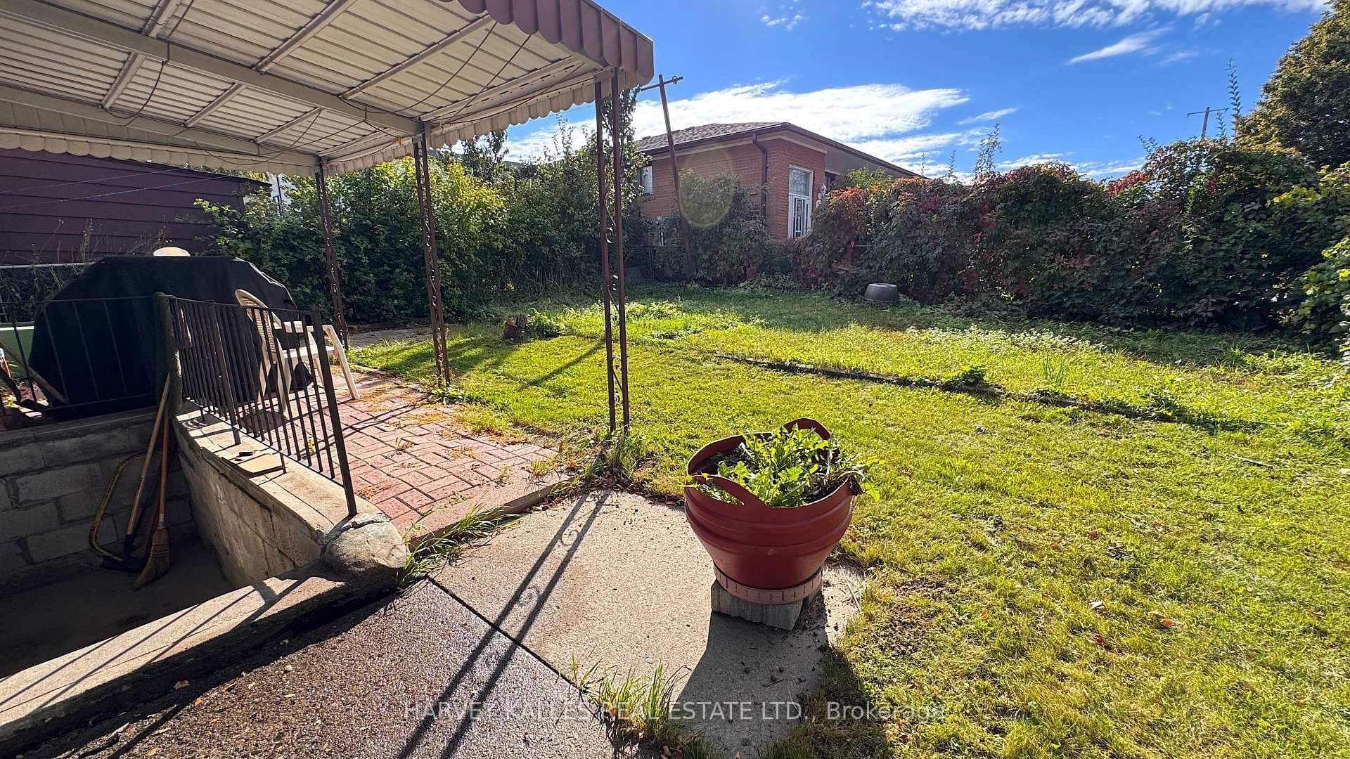 155 Plunkett Road photo 14
