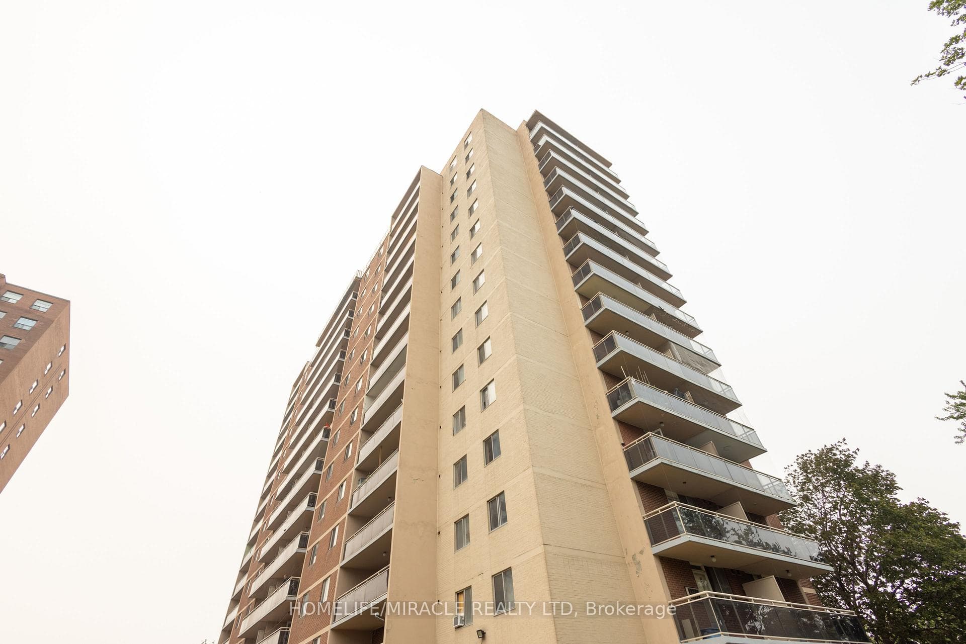 49 Silverstone Drive Unit 1007 photo 5