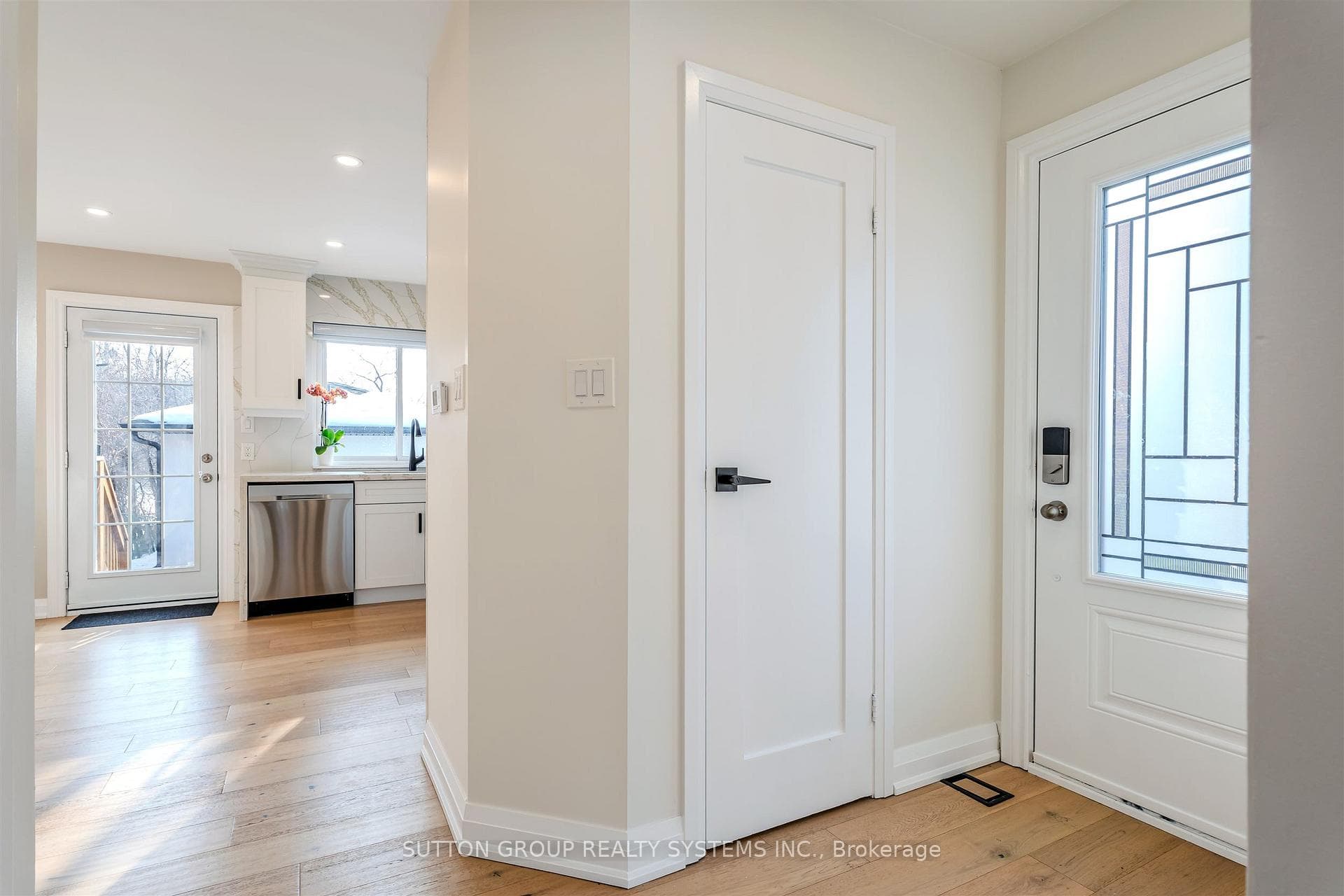2280 Wiseman Court photo 2