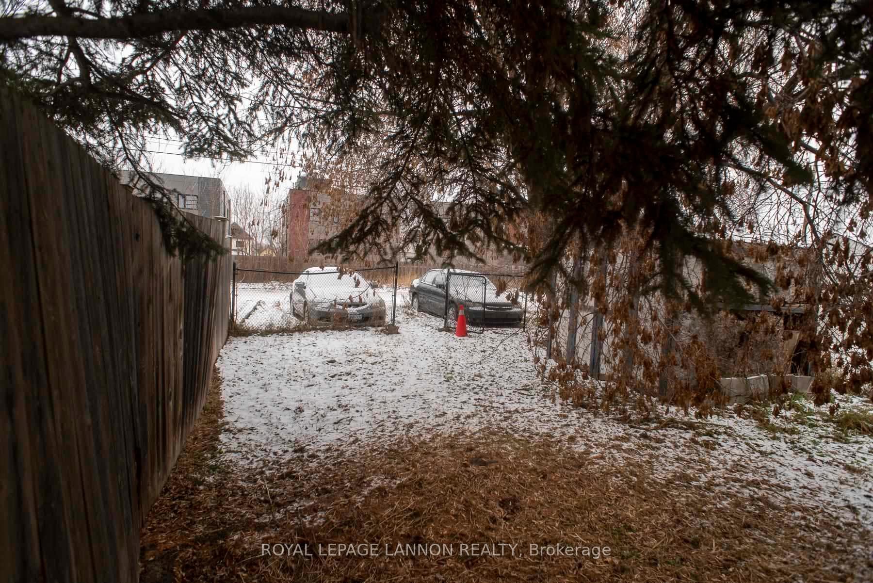 195 SECORD Street photo 8