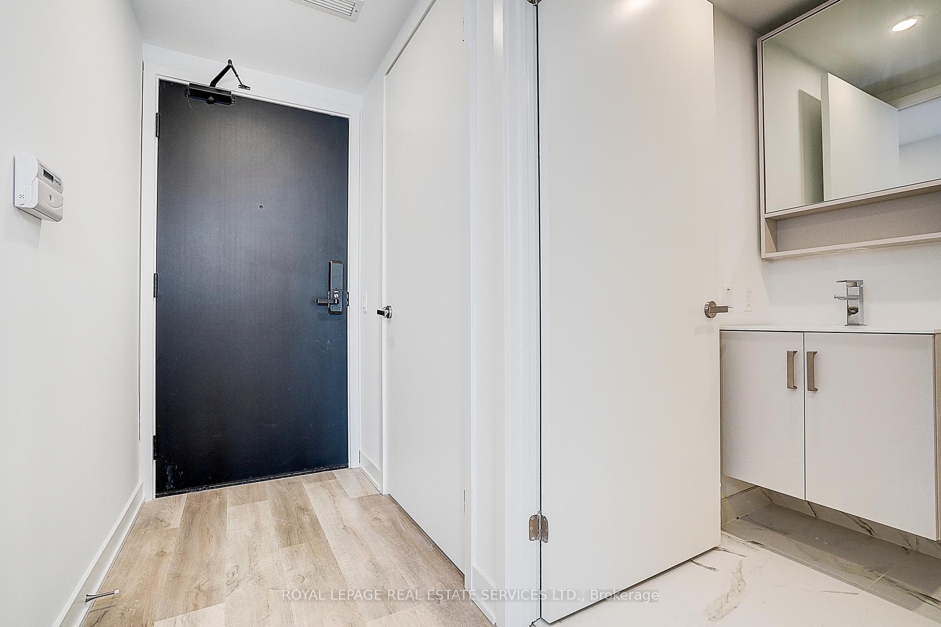 88 Queen Street Unit 3508 photo 15