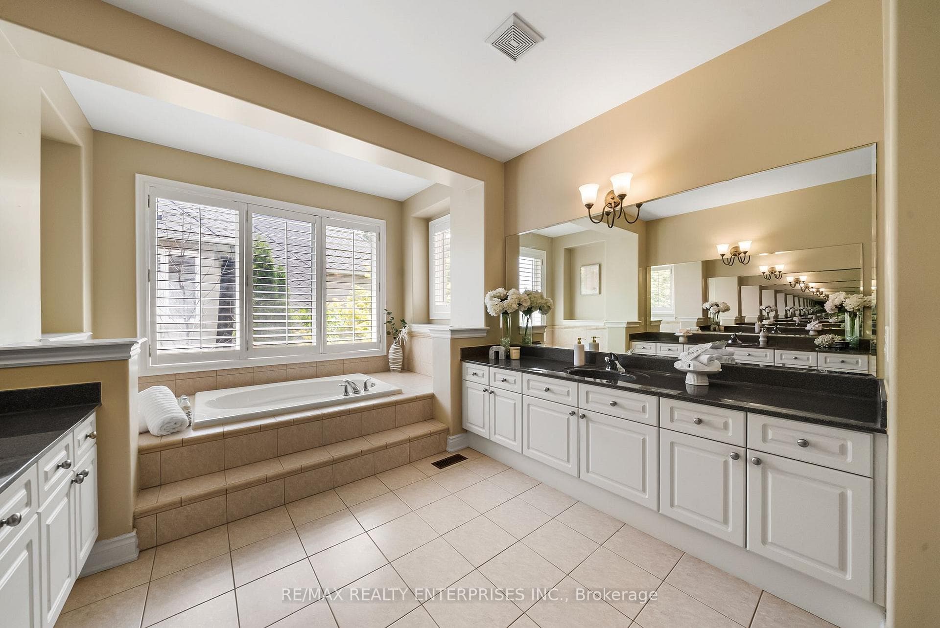 535 Canyon Street photo 36