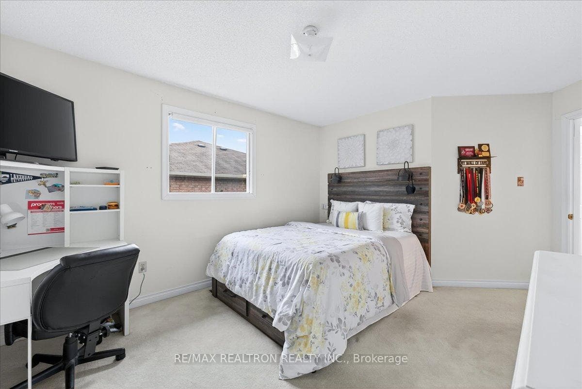 151 Lyndhurst Drive photo 40