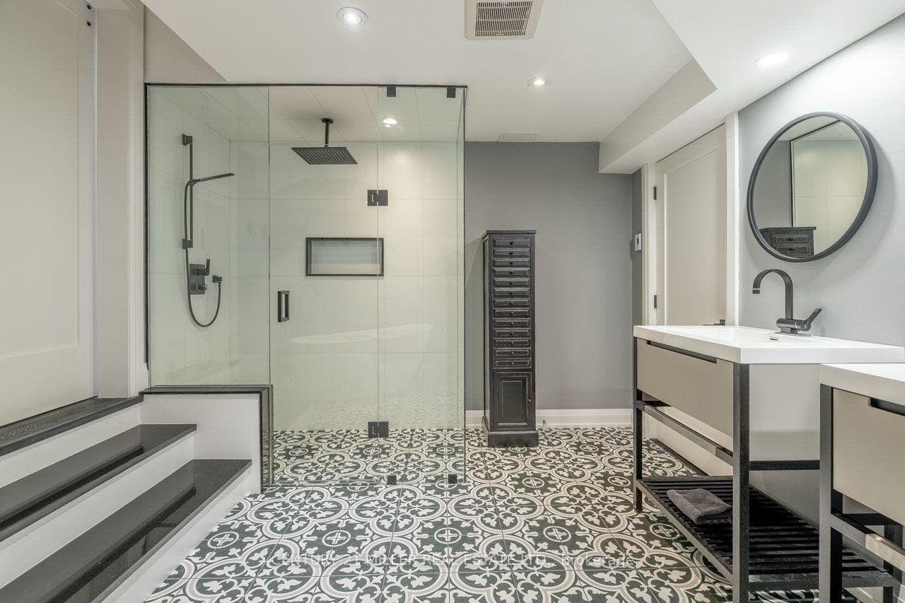 156 Nisbet Boulevard photo 39