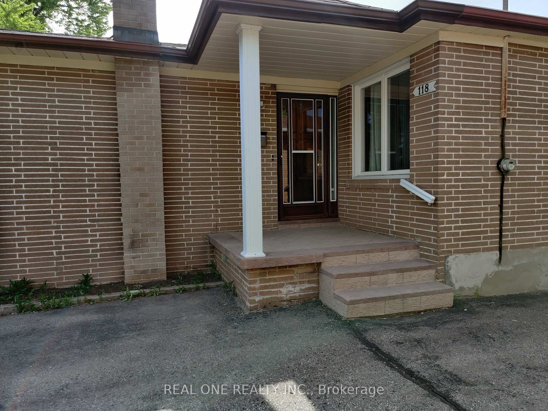 118 Cartier Crescent Unit upper photo 2