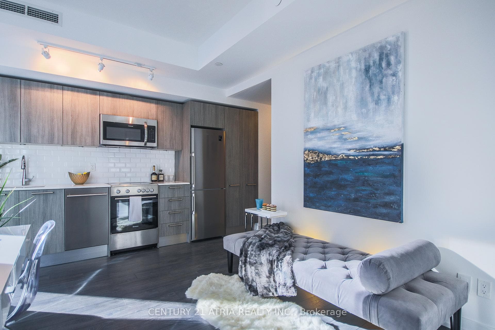 28 Wellesley Street Unit 1510 photo 8