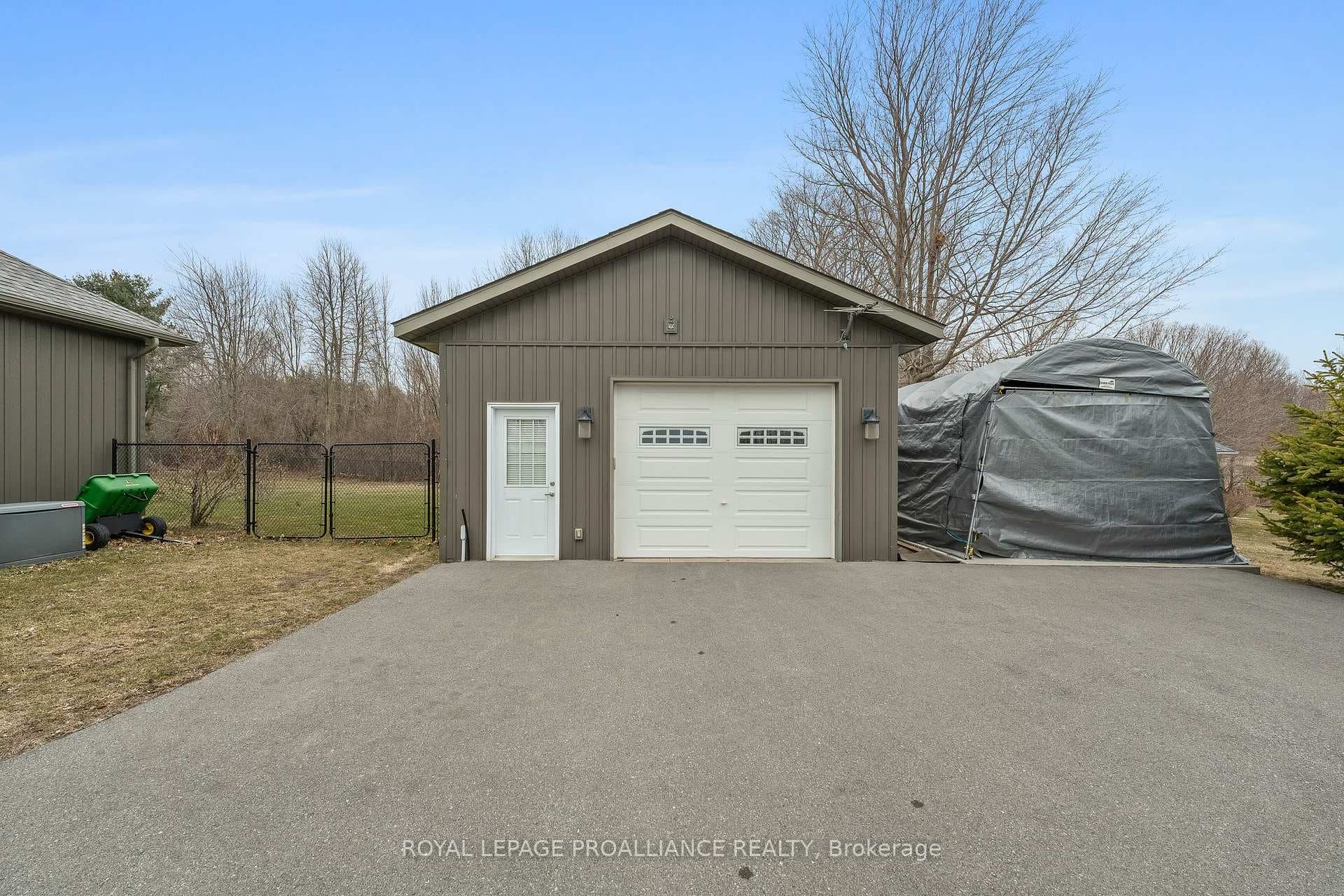 532 Smith Street photo 41