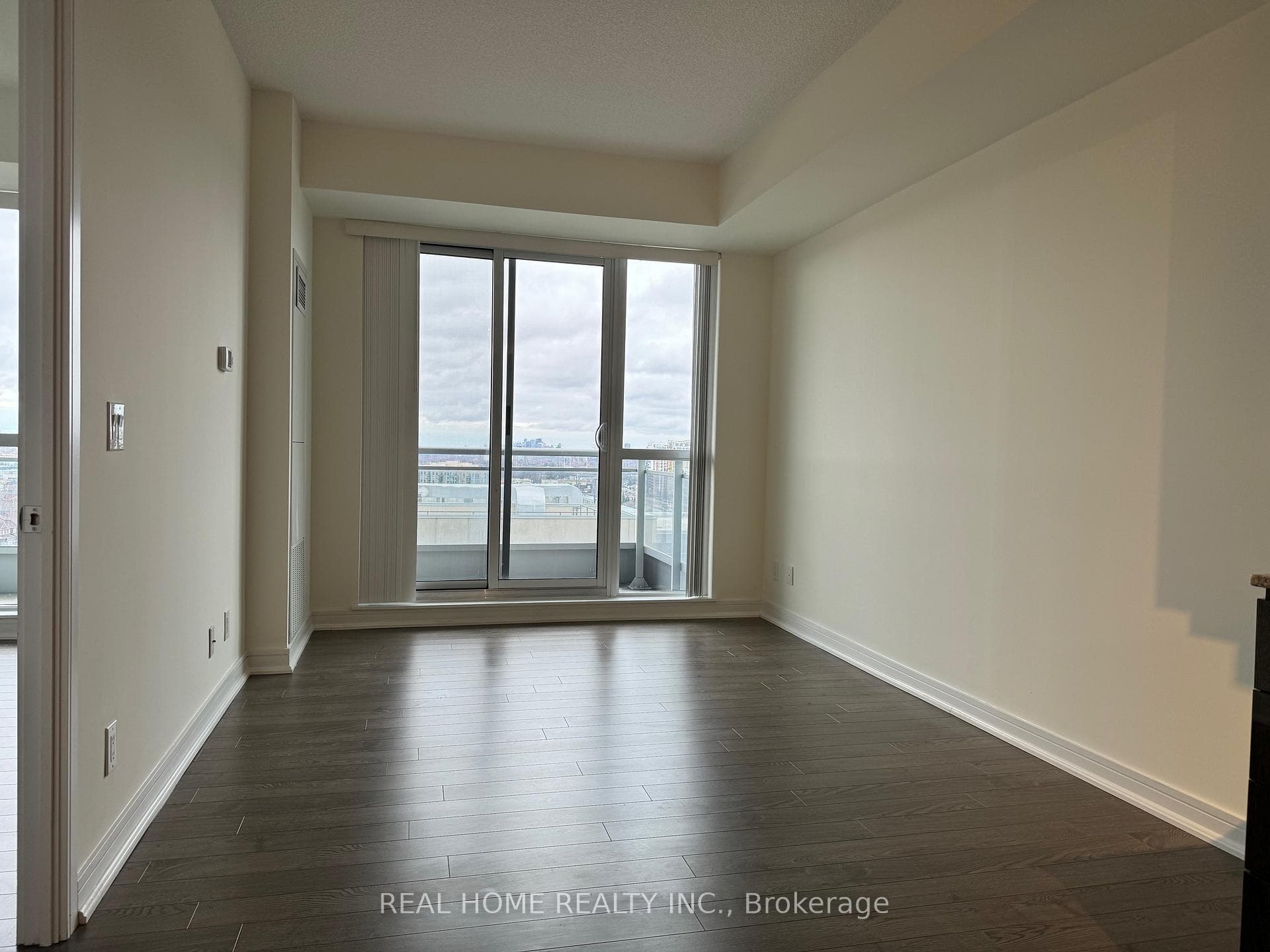 9205 Yonge Street Unit 1407 photo 11