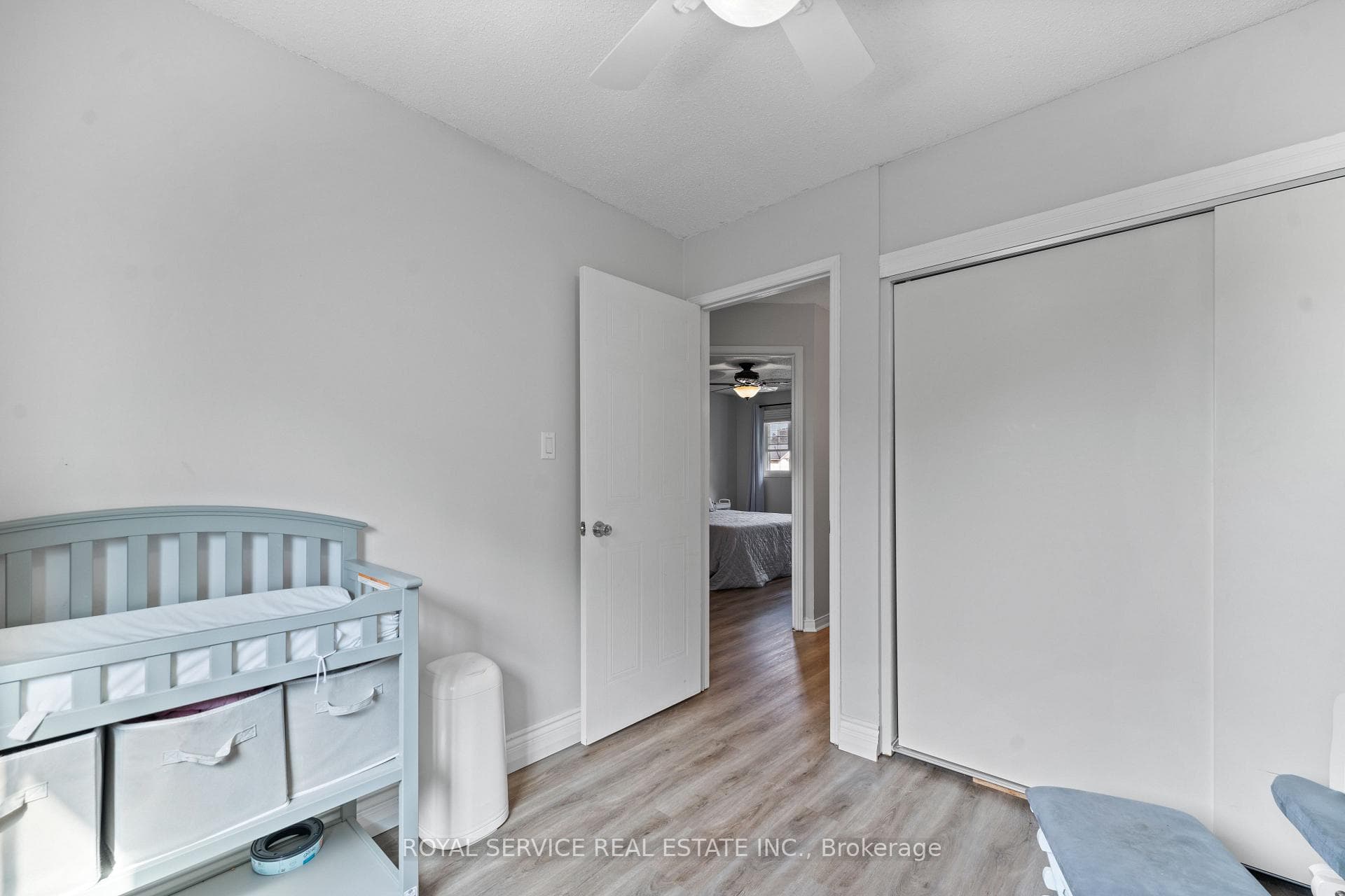 13 Burnham Boulevard photo 34