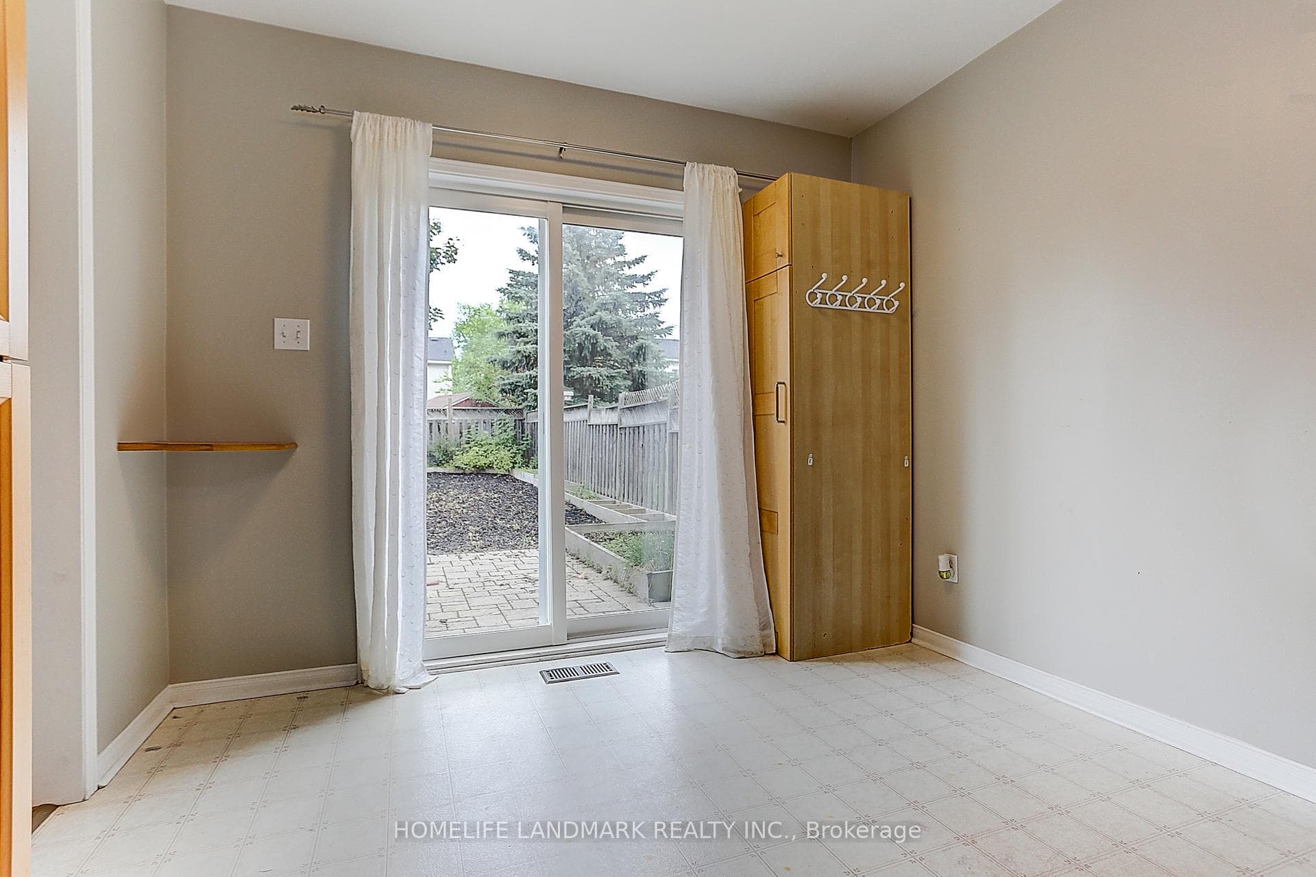 4 Sinden Drive photo 14