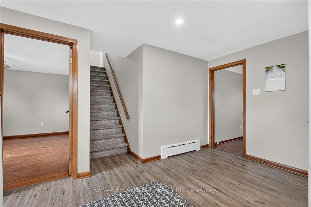 300 Knoll Street photo 33