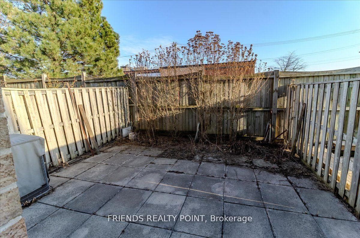 1075 Ellesmere Road Unit 5 photo 38