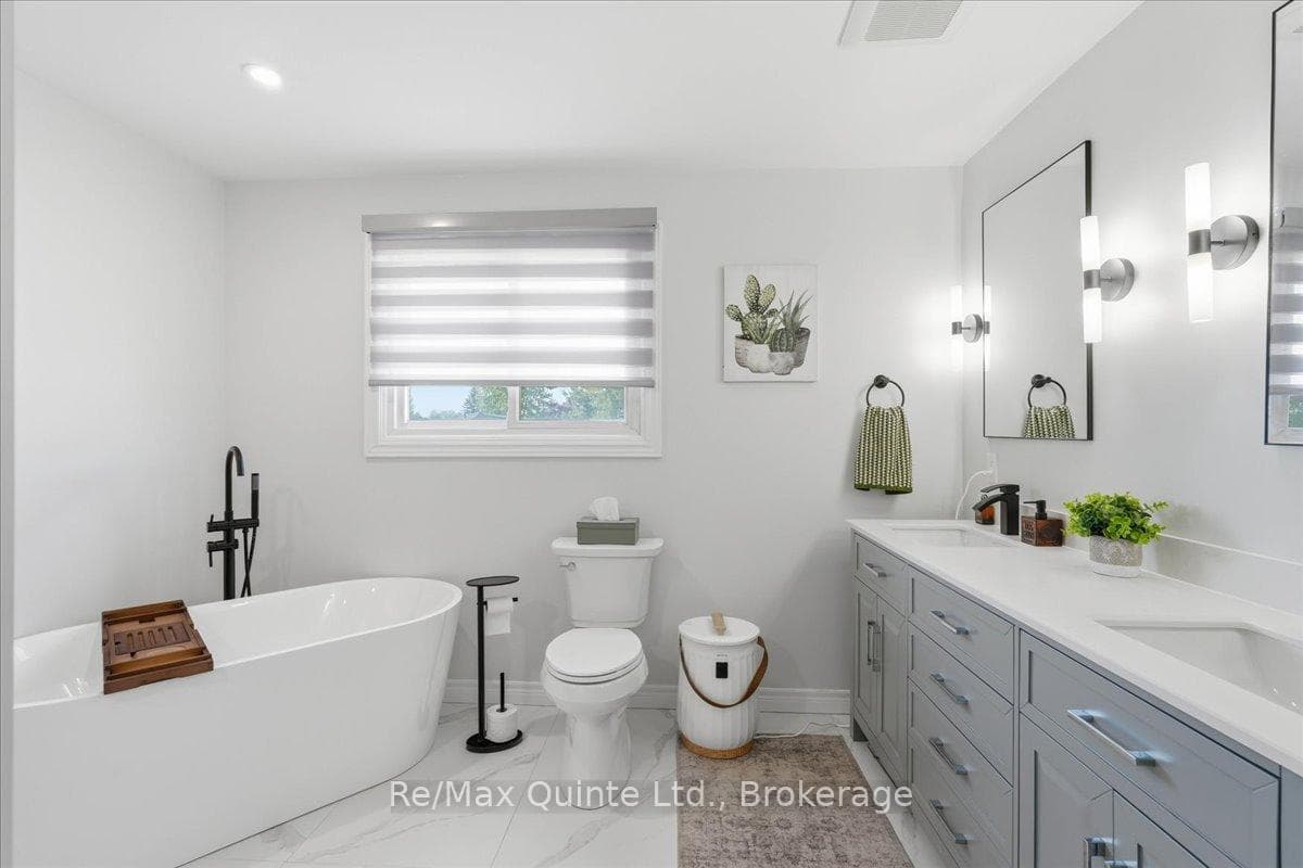 745 Harmony Road photo 13