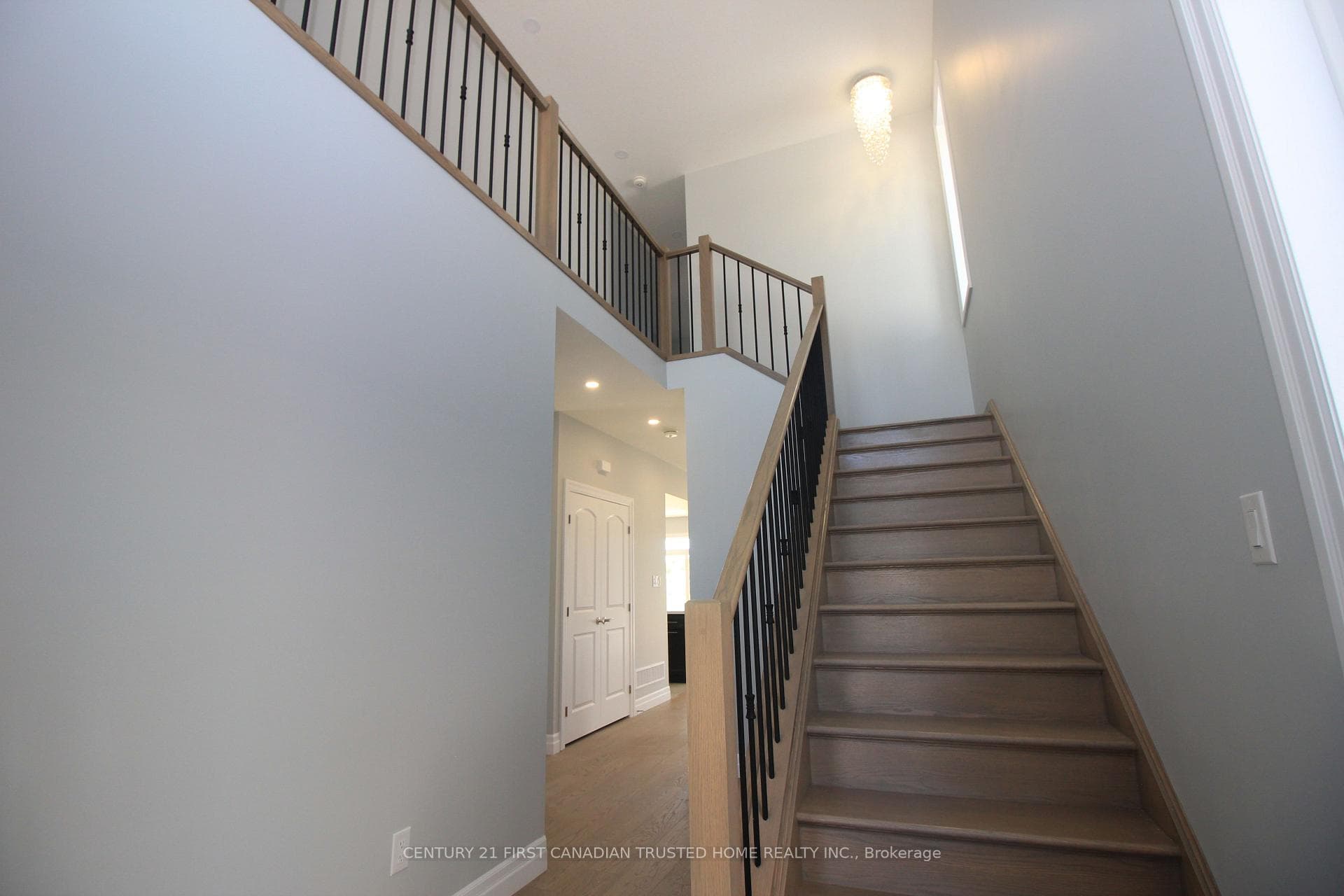 1069 KARENANA Road Unit UPPER photo 3