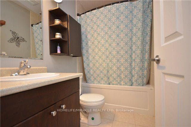 765 Challinor Terrace photo 14
