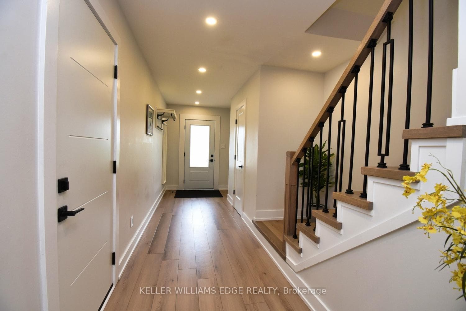 149 Essling Avenue photo 3