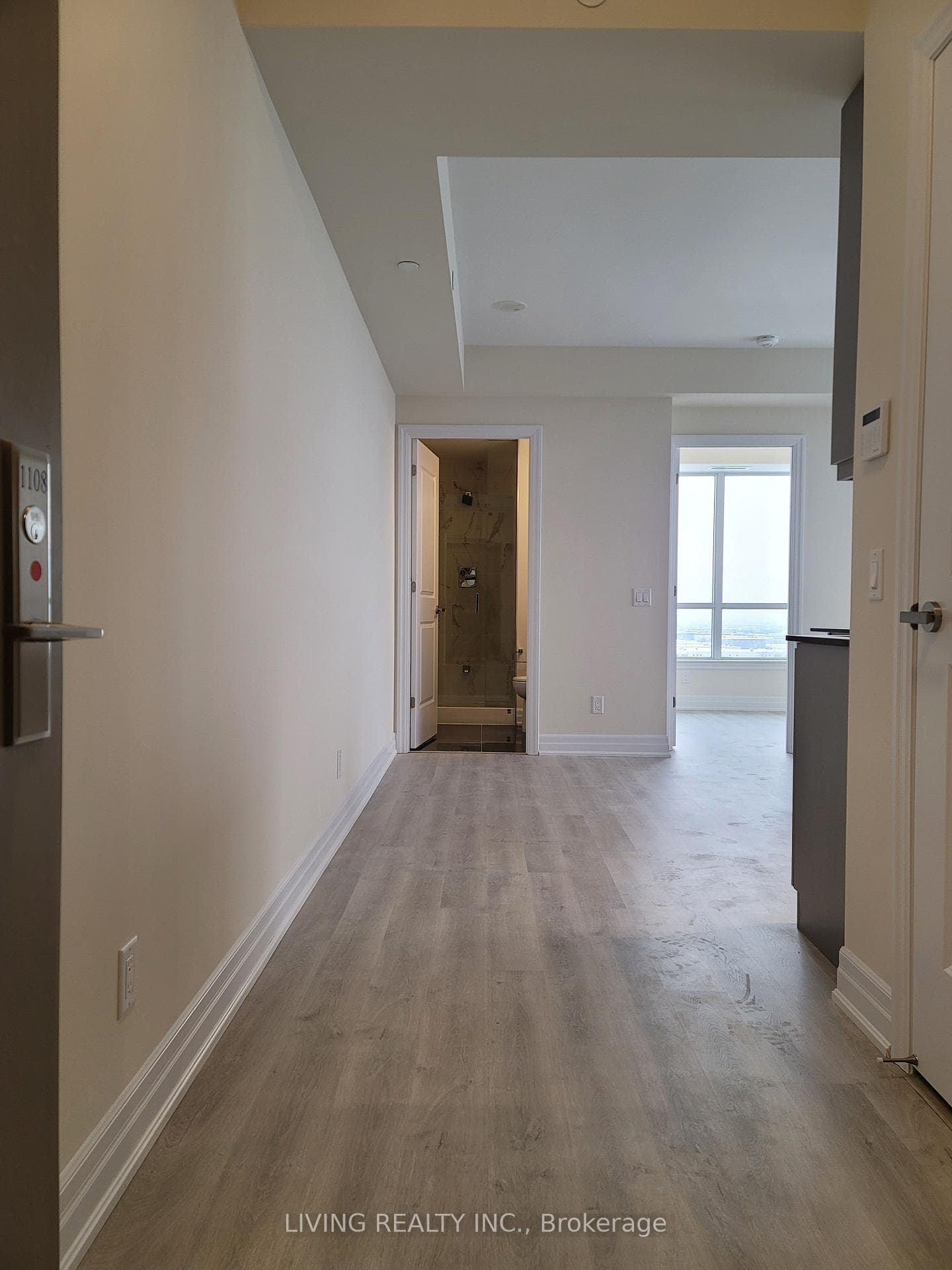 9075 Jane Street Unit 1108 photo 2