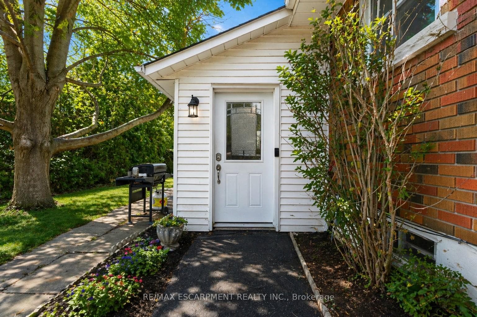 557 Lake Street photo 16