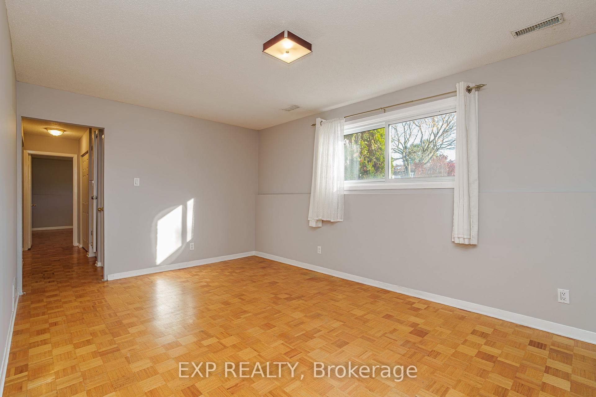49 Larkin Drive photo 33