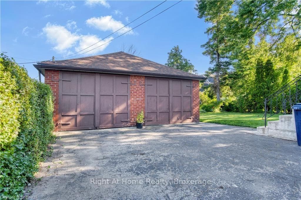 35 Elder Avenue photo 38