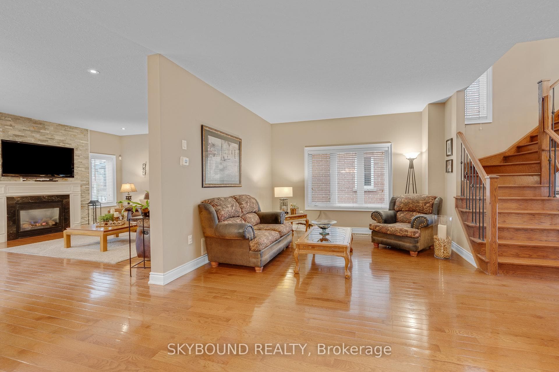 365 Valridge Drive photo 7