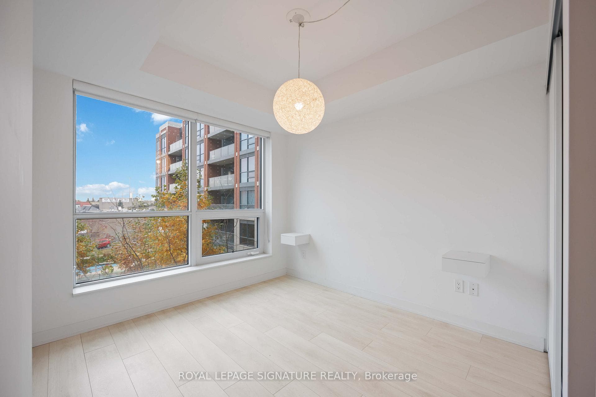 31 Tippett Road Unit 332 photo 18