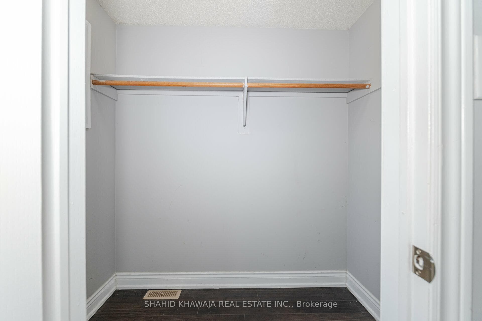 4359 Sawmill Valley Drive photo 16
