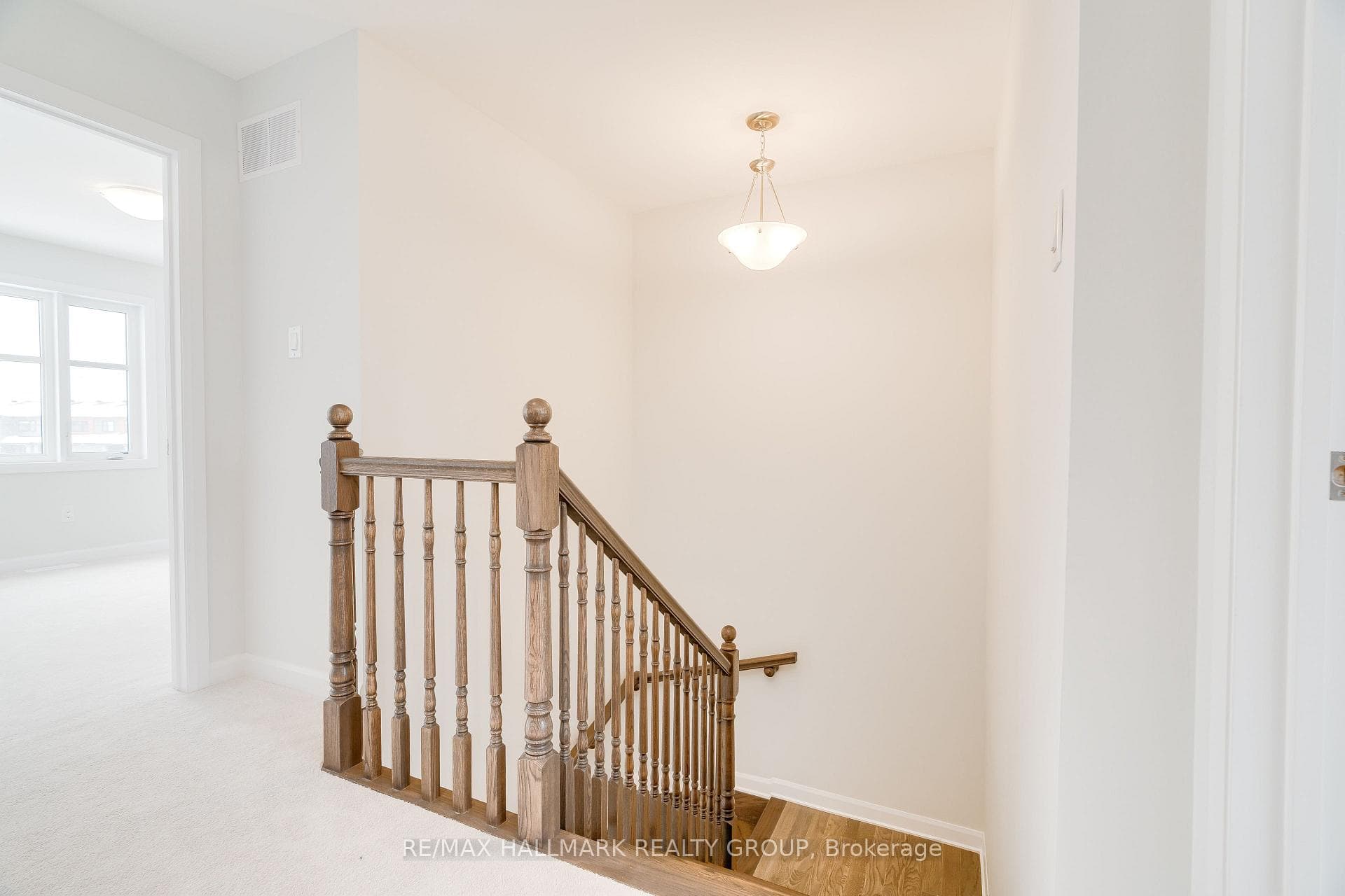 715 Sebastian Street photo 25