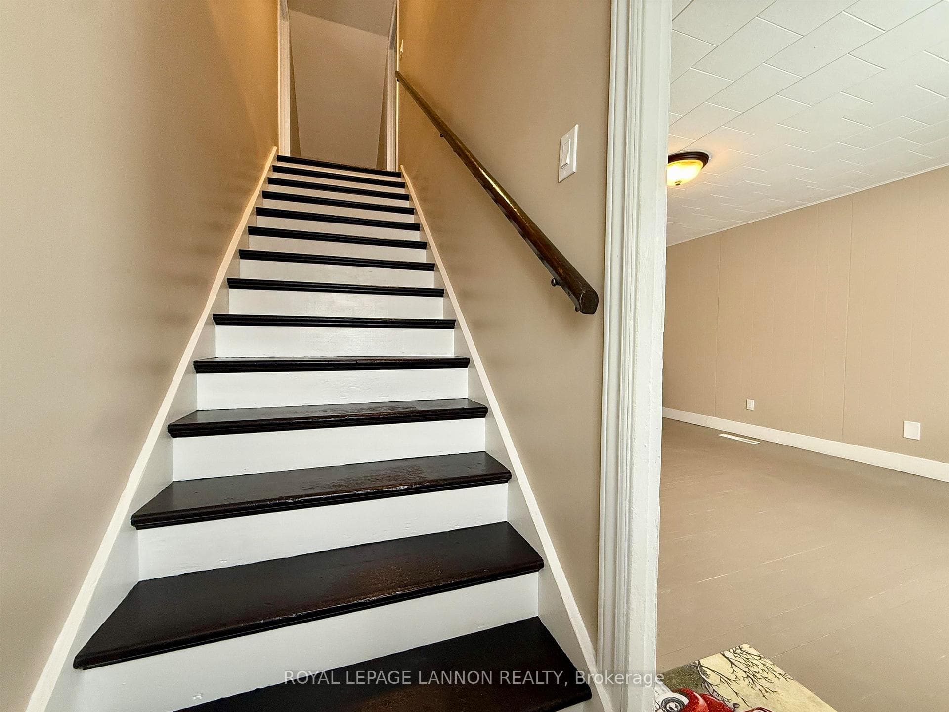 340 Francis Street photo 19
