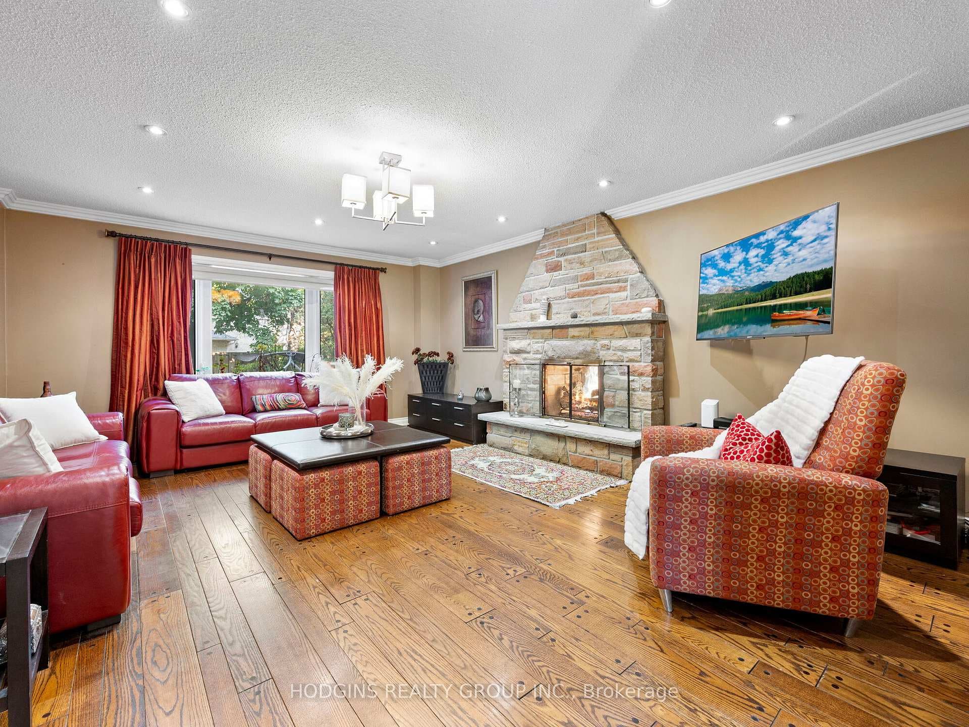 1846 Paddock Crescent photo 9