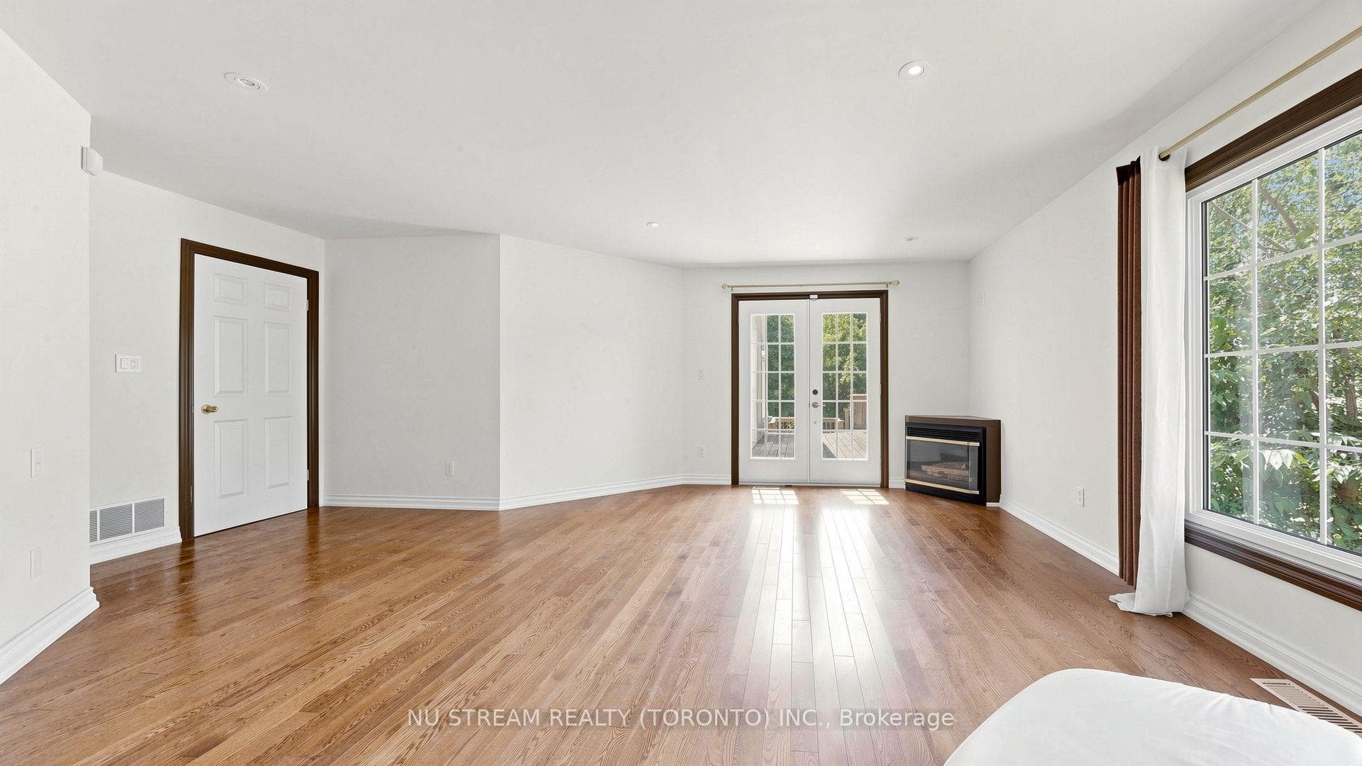 20 Blackforest Drive photo 12