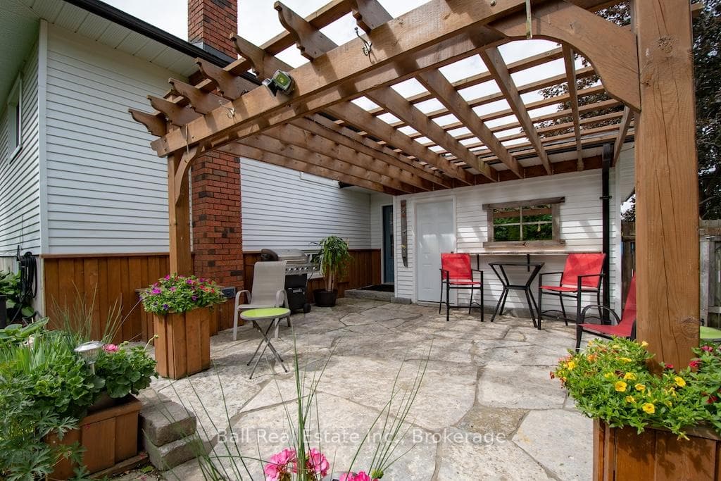 12 Lakefield Court photo 38
