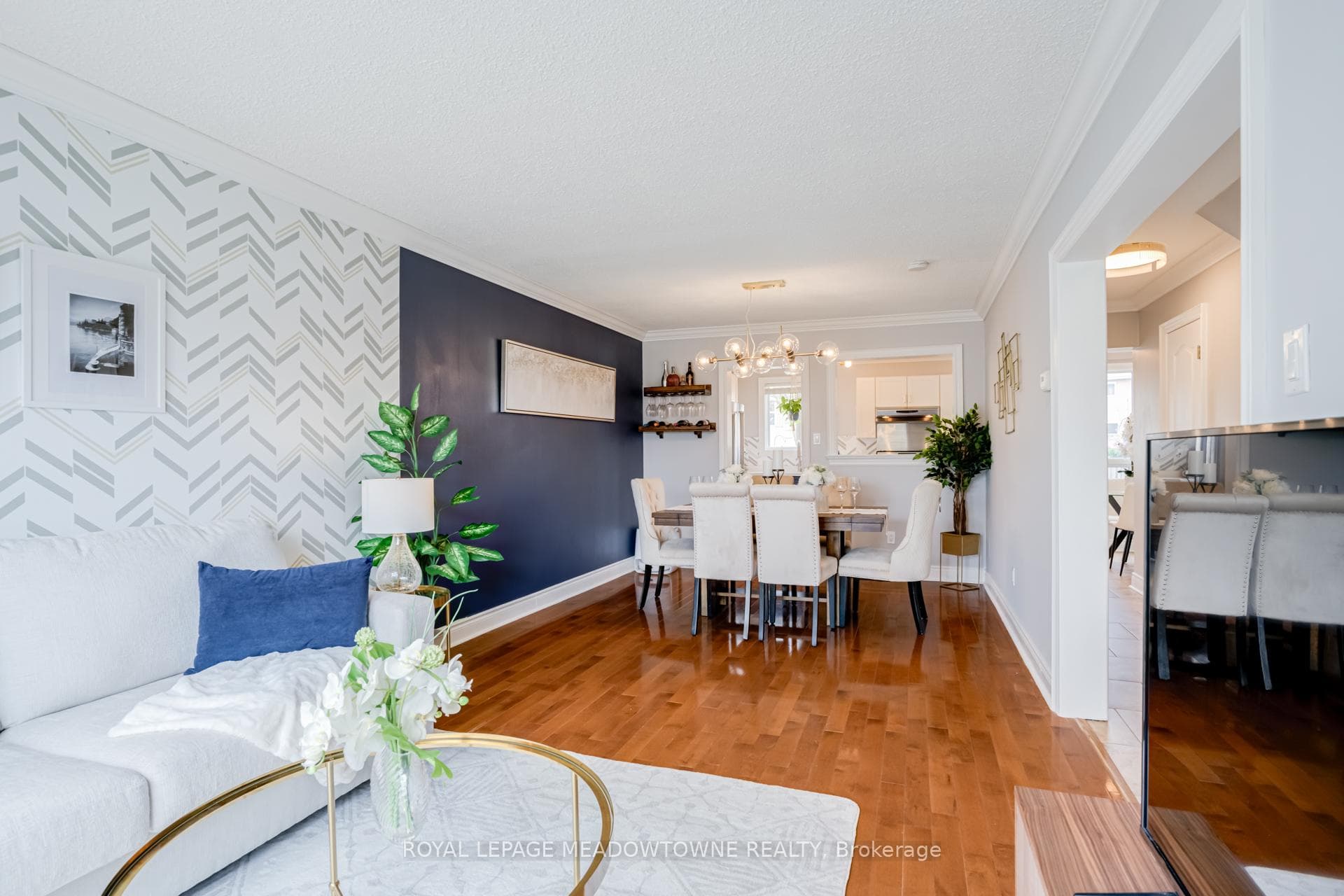 92 Morley Crescent photo 8