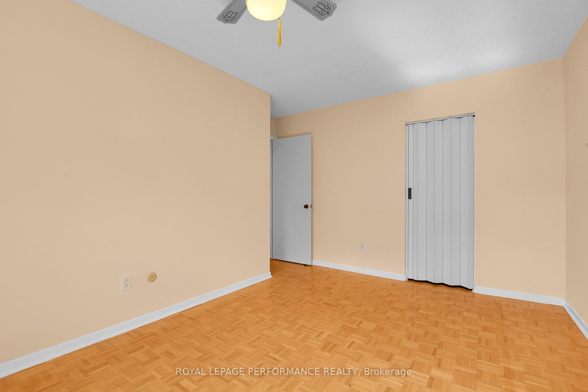 2166 Bickerton Avenue photo 21